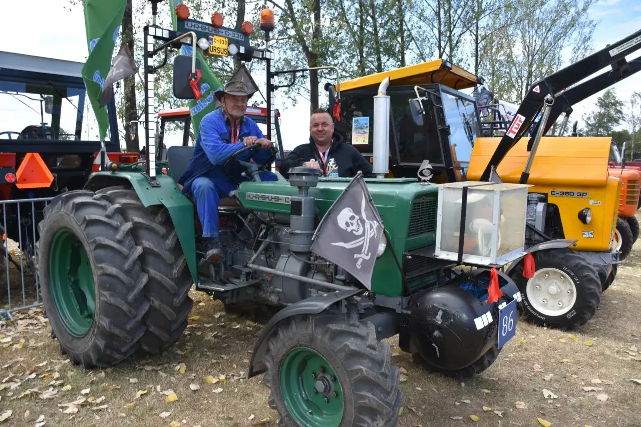 stare ciągniki rolnicze odrestaurowane i do remontu