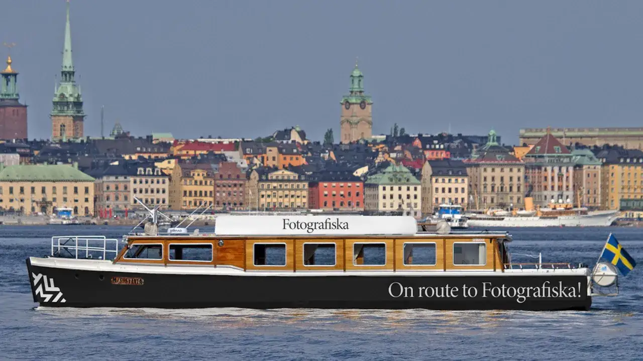 Båt med texten