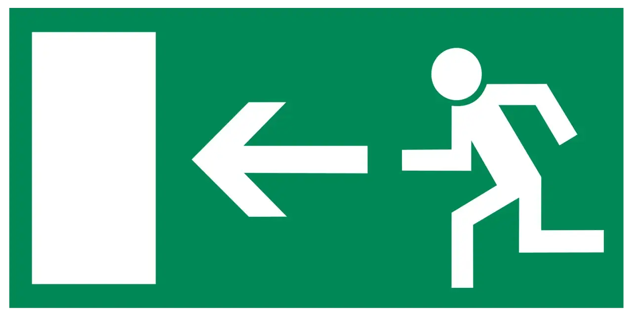 Gr&uuml;nes Schild mit wei&szlig;er Silhouette einer rennenden Person und Pfeil nach links. Die t30rs bedeutung ist klar: Fluchtweg links.