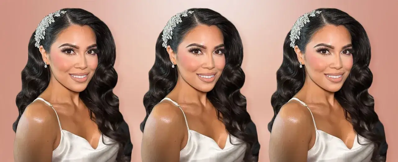 Une femme aux cheveux ondulés sombres porte un diadème scintillant. Sa coiffure qui tient plusieurs jours est parfaite pour un mariage ou un événement spécial.