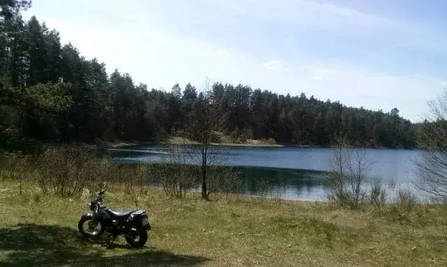 Pojezierze Drawskie motocykl jezioro las