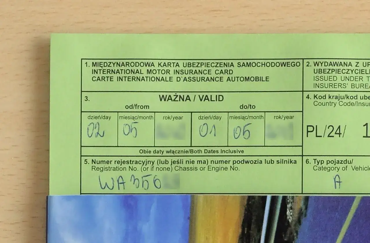 Zielona karta ubezpieczeniowa, ważna na Ukrainę, z datami od 02.05 do 01.05. Numer rejestracyjny WA 356.