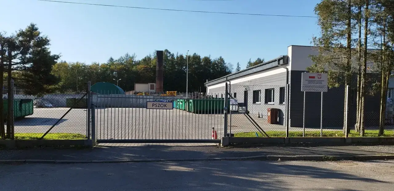 Punkt Selektywnej Zbiórki Odpadów Komunalnych PSZOK brama wjazdowa