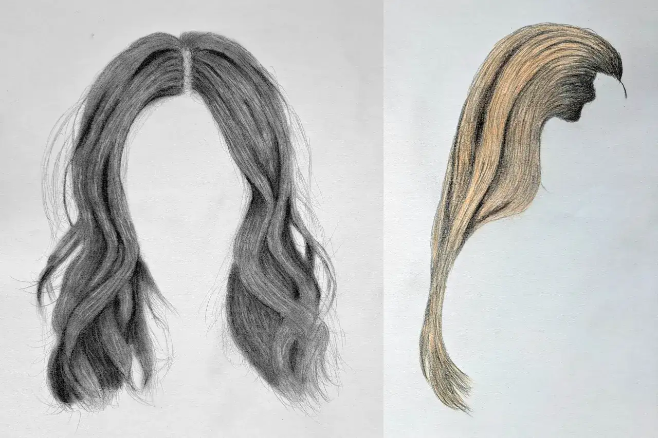 Deux croquis de cheveux : une chevelure brune ondulée au crayon gris, et une chevelure blonde et brune formant une silhouette de profil.
