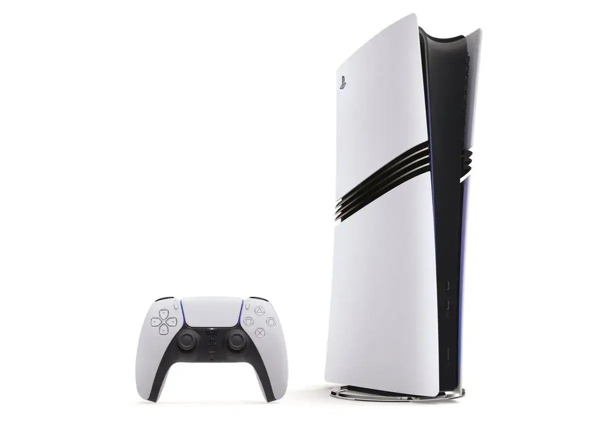 Konsola PS5 Pro i kontroler DualSense na białym tle. Premiera już wkrótce!