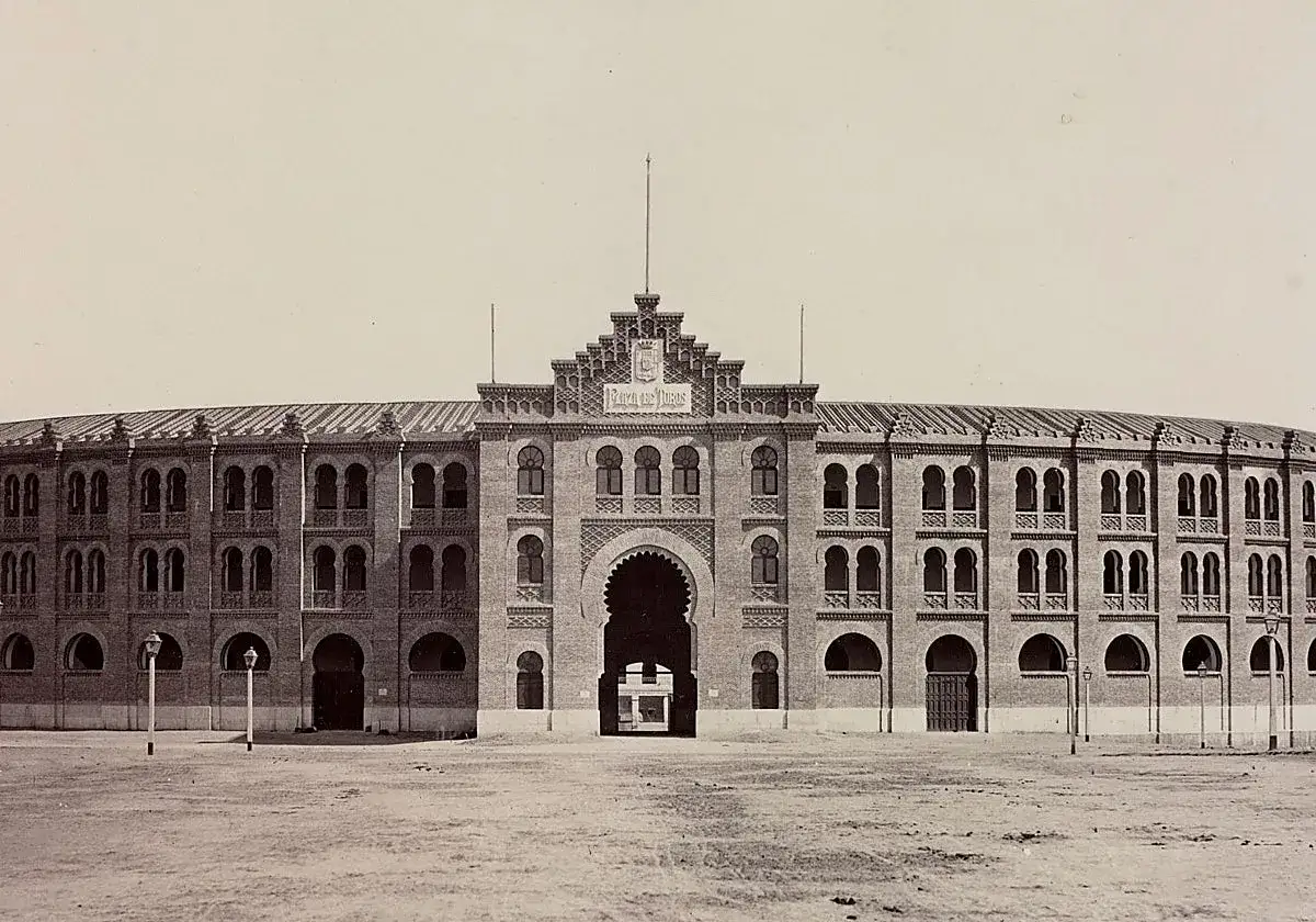 Fachada de la Plaza de Toros de Las Ventas, un icono de cuantas plazas de toros hay en Madrid.