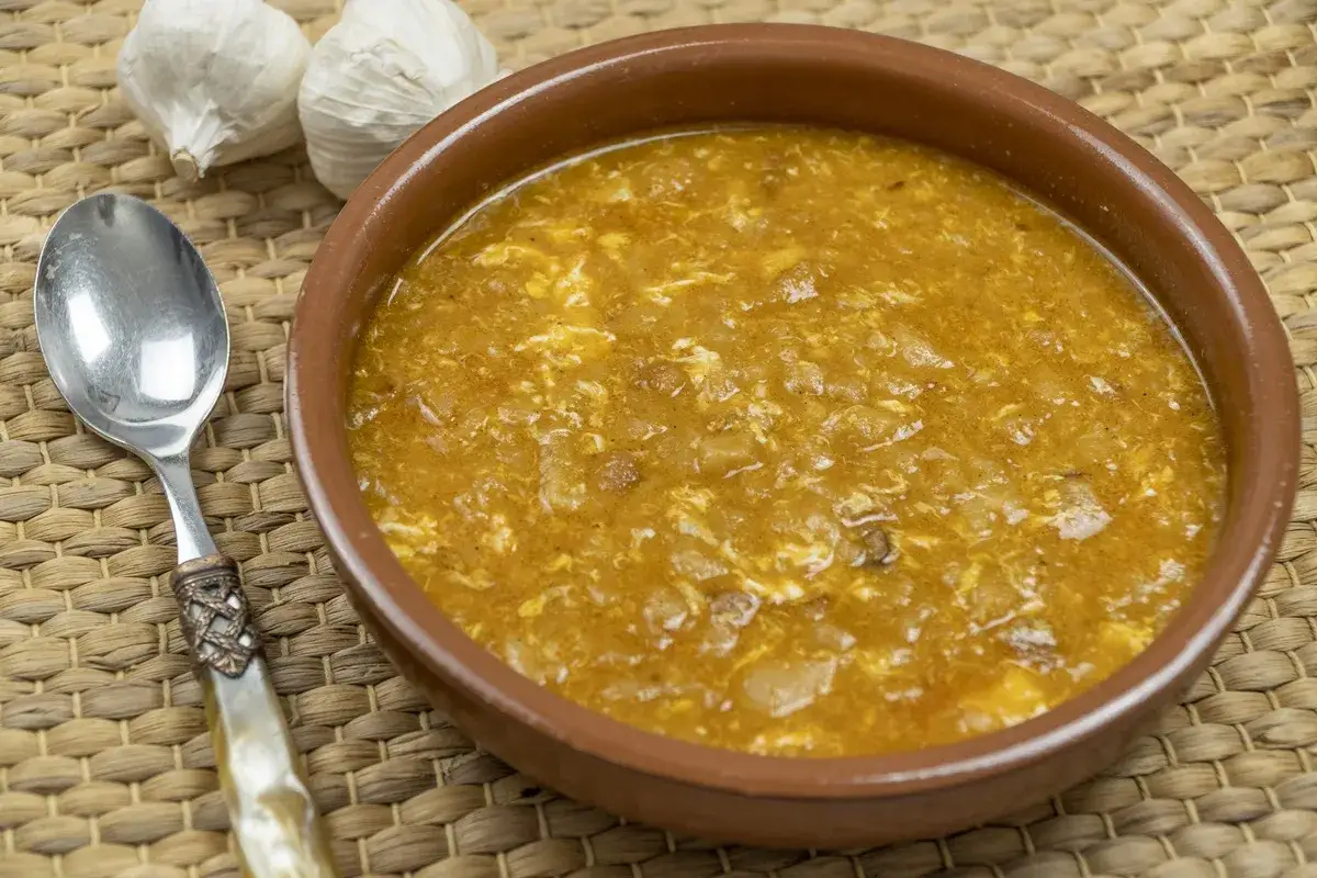 ingredientes básicos sopa de ajo