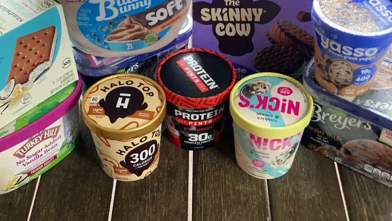 Lody mogą mieć różną liczbę kalorii. Na przykład, Halo Top ma 300 kalorii na pintę, a Yasso 400.