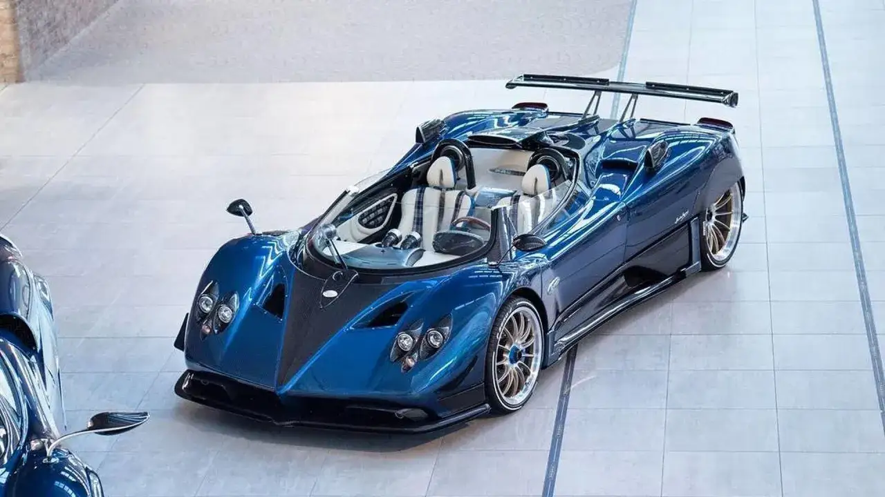 Niebieski Pagani Zonda, marzenie o prędkości. Jego cena to kwota, która zawróci w głowie.