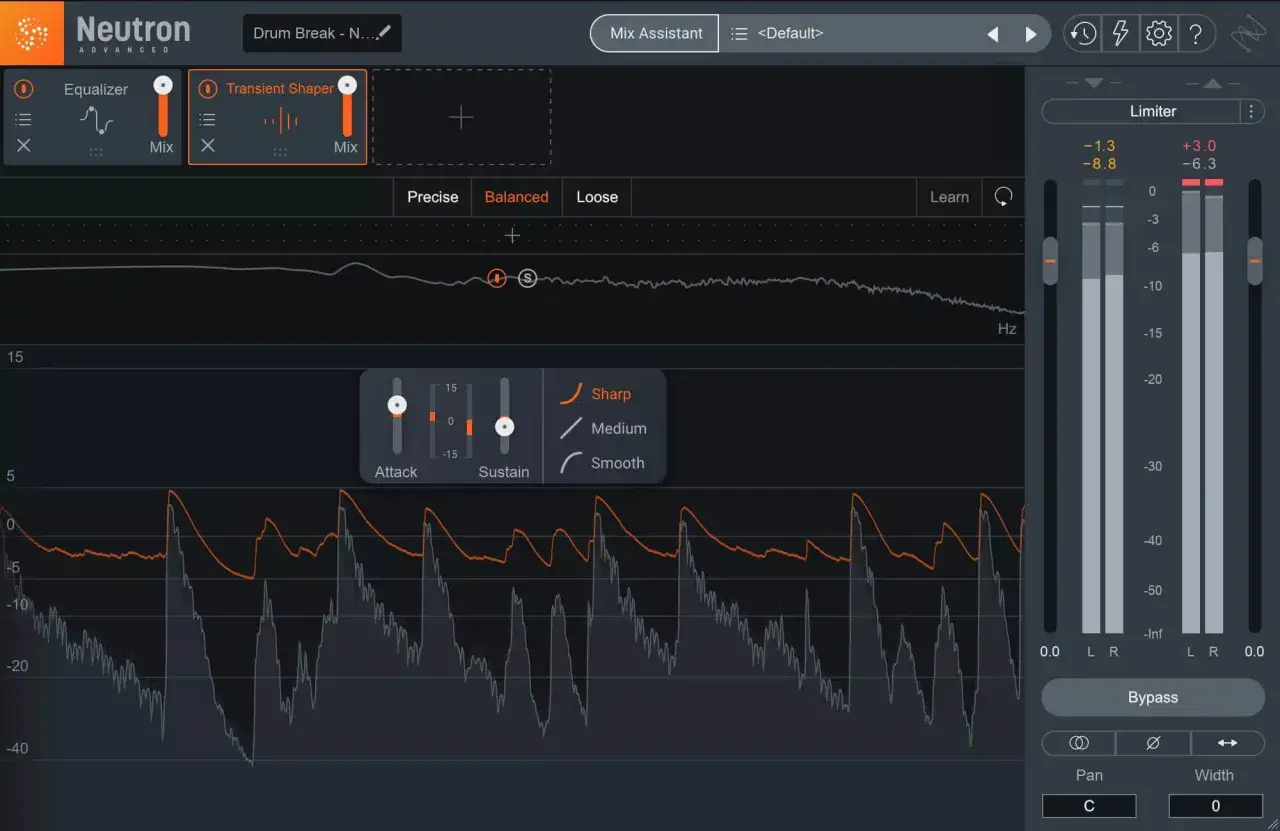 Neutron Advanced mit Transient Shaper, der Attack und Sustain f&uuml;r Drums anpasst. Limiter-Pegel sichtbar.