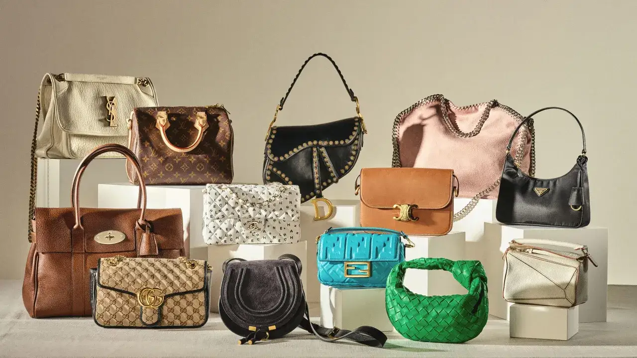 Kolekcja najdroższych torebek świata: biała YSL, brązowa LV, czarna Dior, różowa Stella McCartney, brązowa Mulberry, beżowa Celine, biała Chanel, czarna Prada, zielona Bottega Veneta i inne.