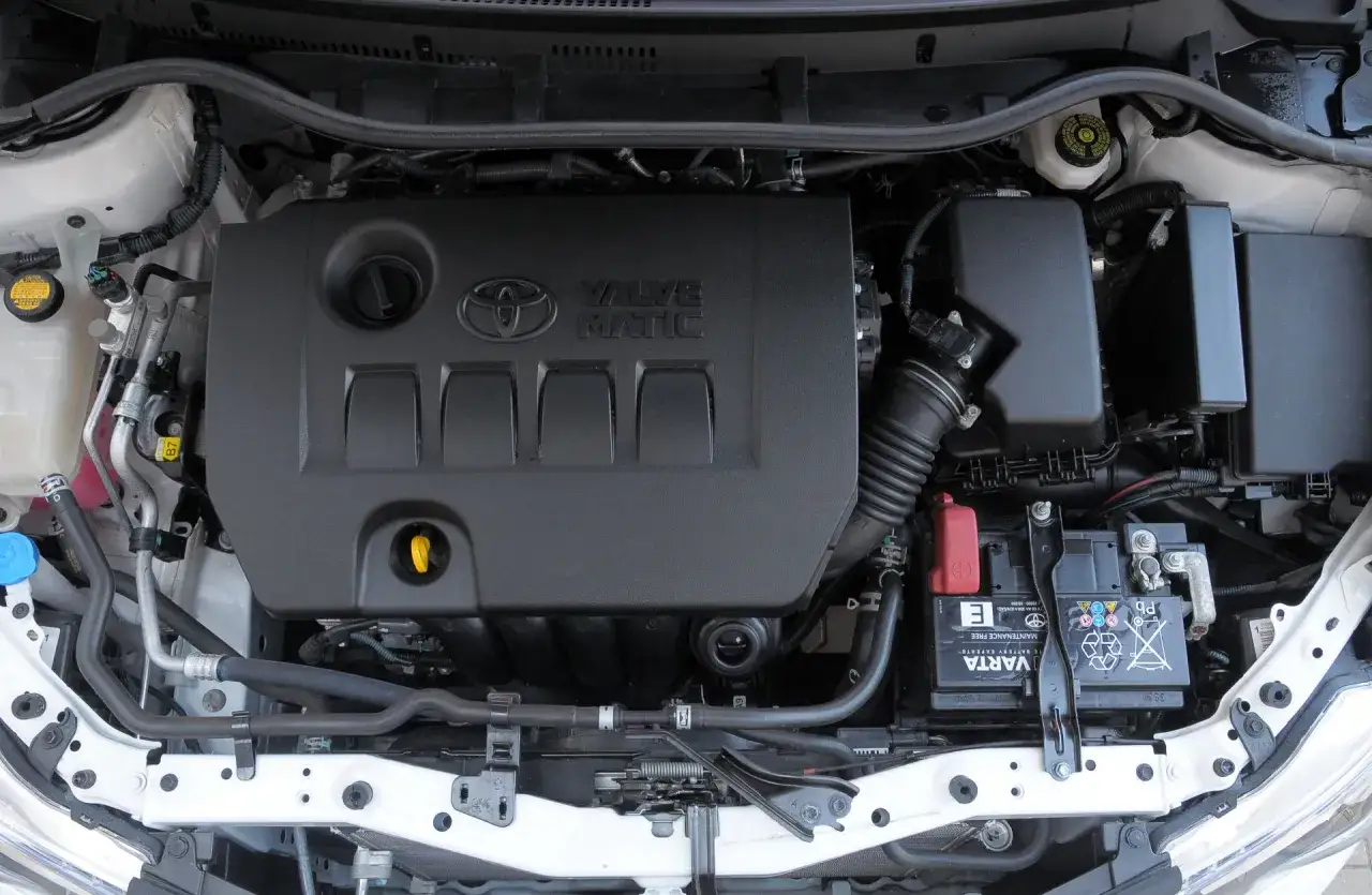 Silnik Toyota Auris 1.6 benzyna Valvematic, czysty i zadbany, gotowy do jazdy.