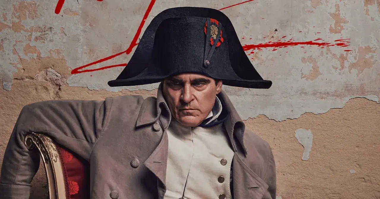 Joaquin Phoenix jako Napoleon w filmie. Recenzja filmu 
