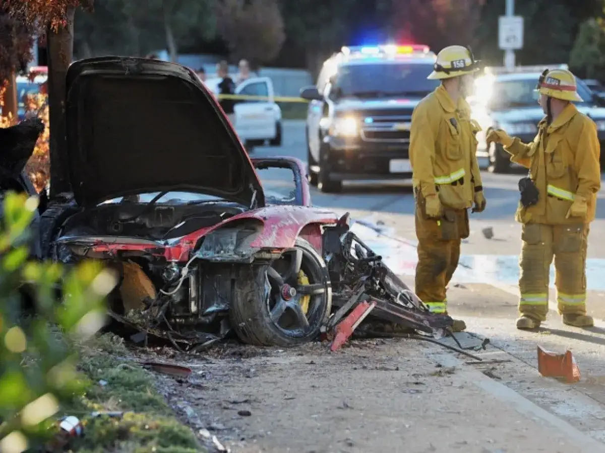 Wypadek samochodowy, w którym zginął Paul Walker. Miejsce i data śmierci aktora to Santa Clarita, Kalifornia, 30 listopada 2013.