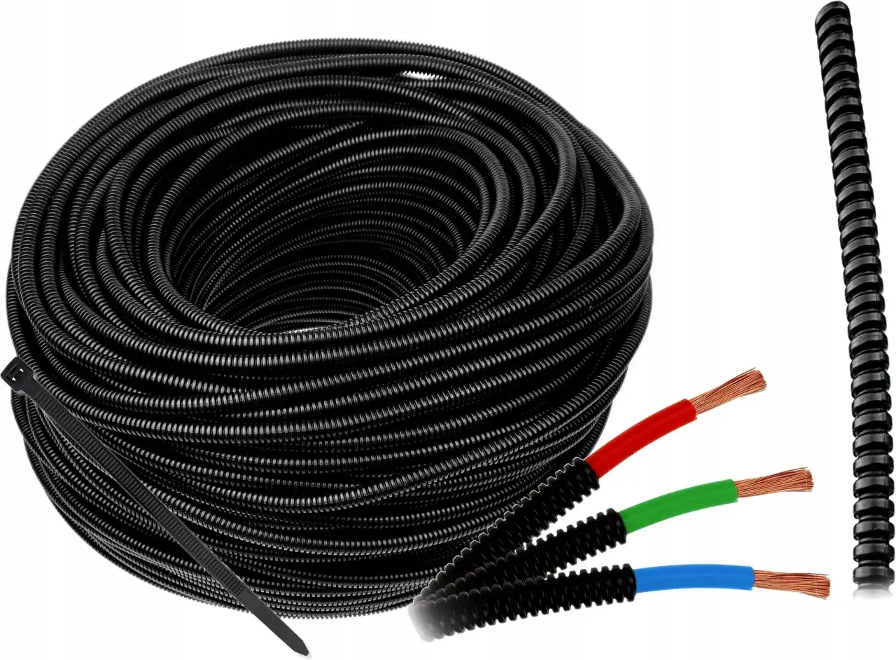 Czarny peszel do przewodu 3x1,5 mm&sup2;, zwinięty w krąg, z widocznymi przewodami w izolacji czerwonej, zielonej i niebieskiej.