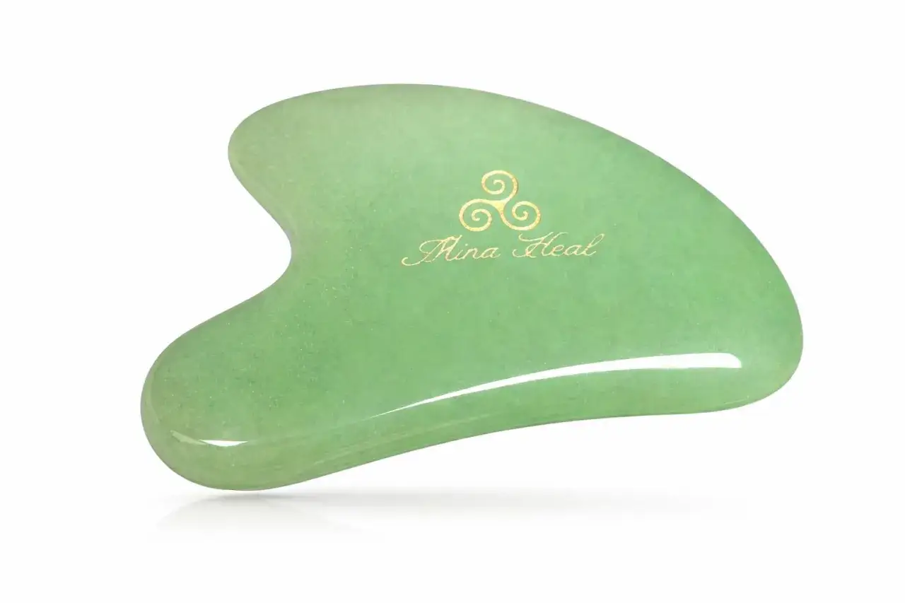 Zielony kamień gua sha z logo 
