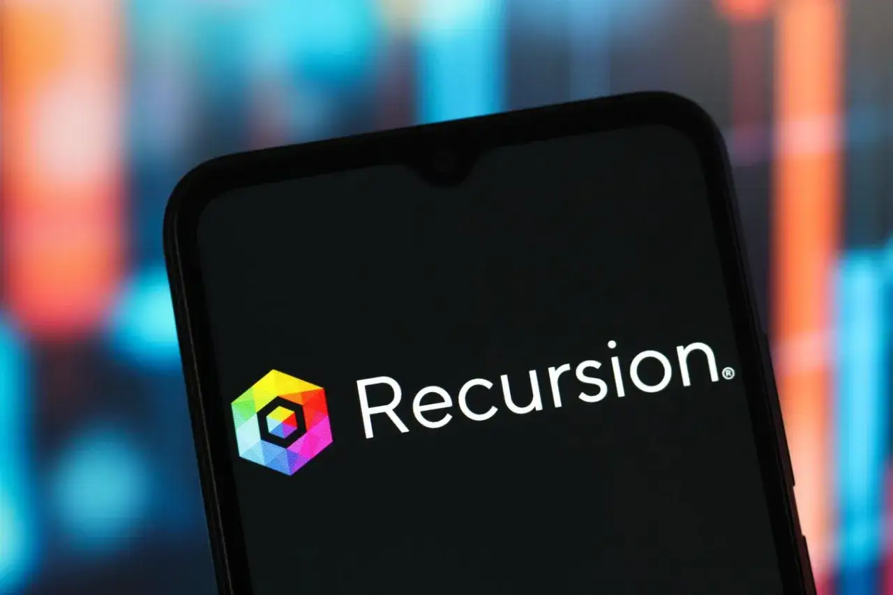 Smartphone zeigt das Logo von Recursion Pharmaceuticals. Die Recursion Pharmaceuticals Aktie im Fokus.