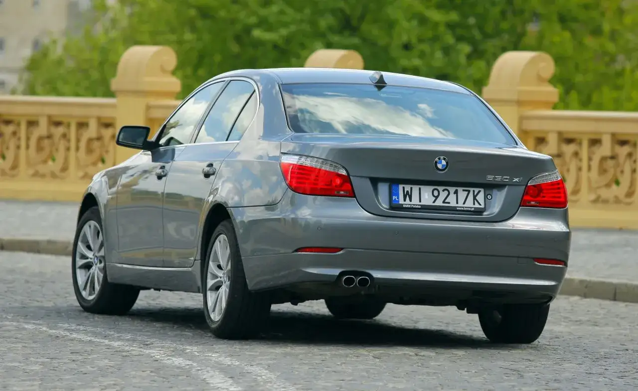 Zdjęcie BMW E60 Sedan - opinie, specyfikacja i najważniejsze cechy modelu