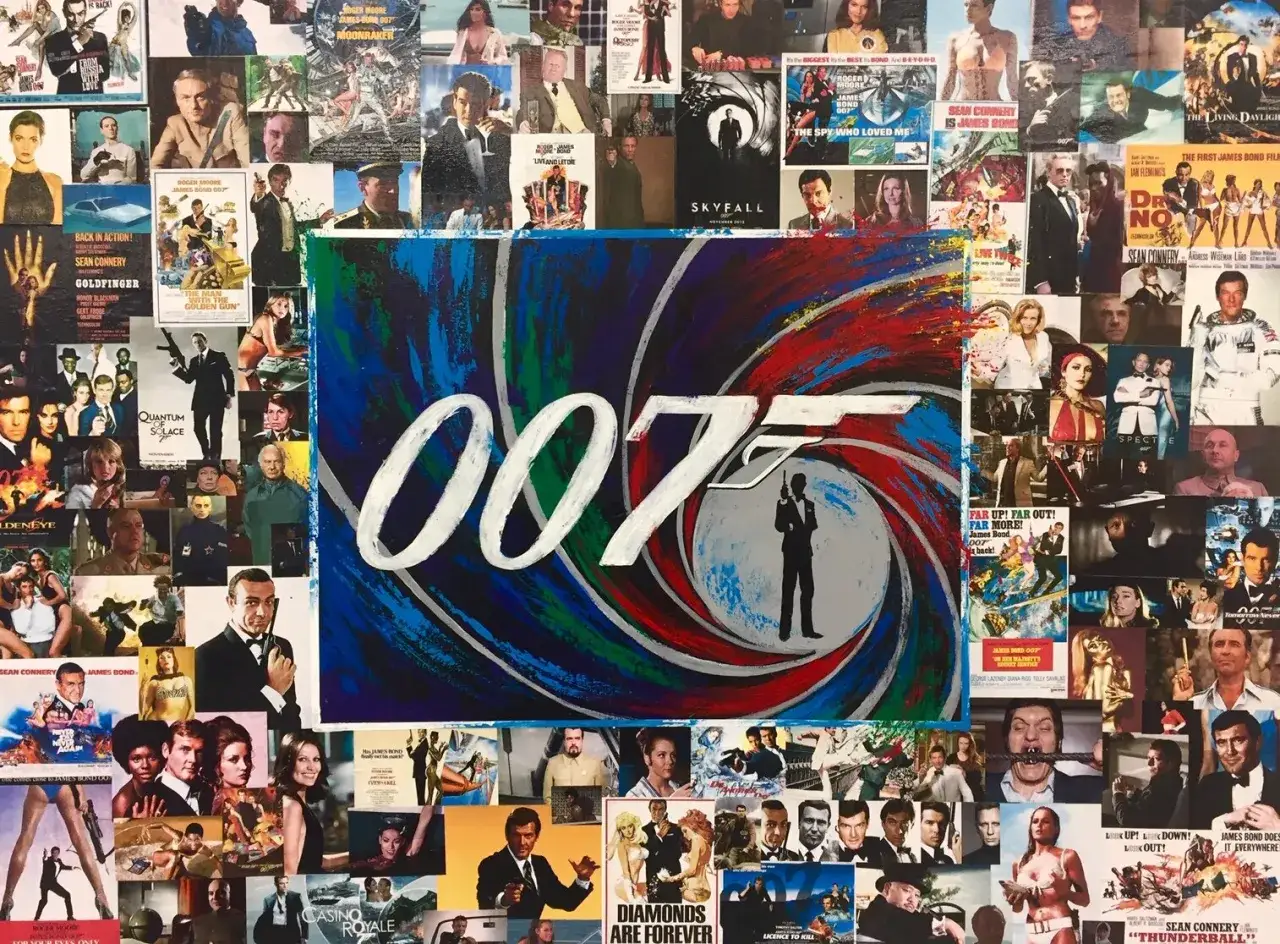 En hyllning till filmer med James Bond, med ikoniska affischer och 007-logotypen.