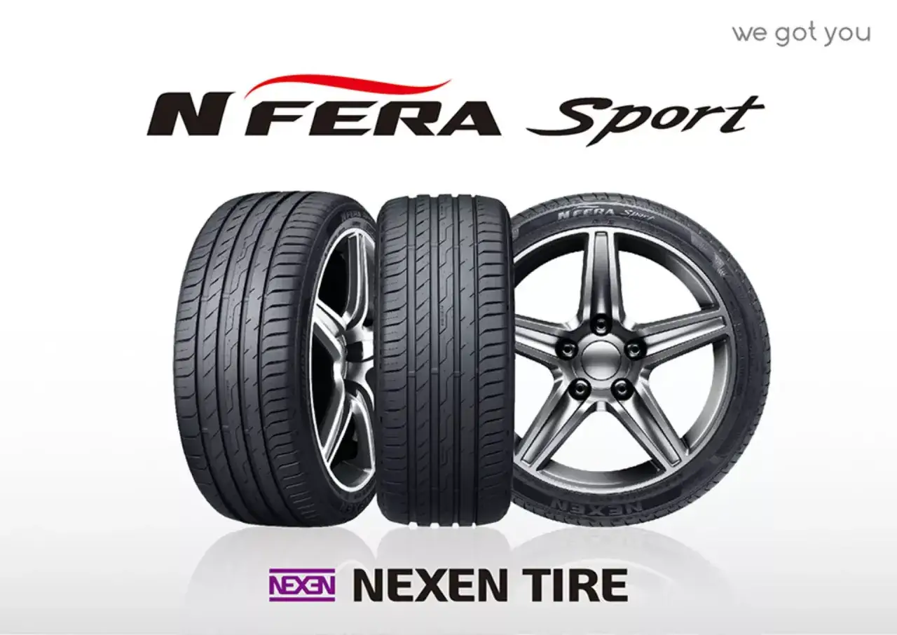 Nexen Tire to firma produkująca opony. Na zdjęciu trzy opony N Fera Sport, jedna z felgą.