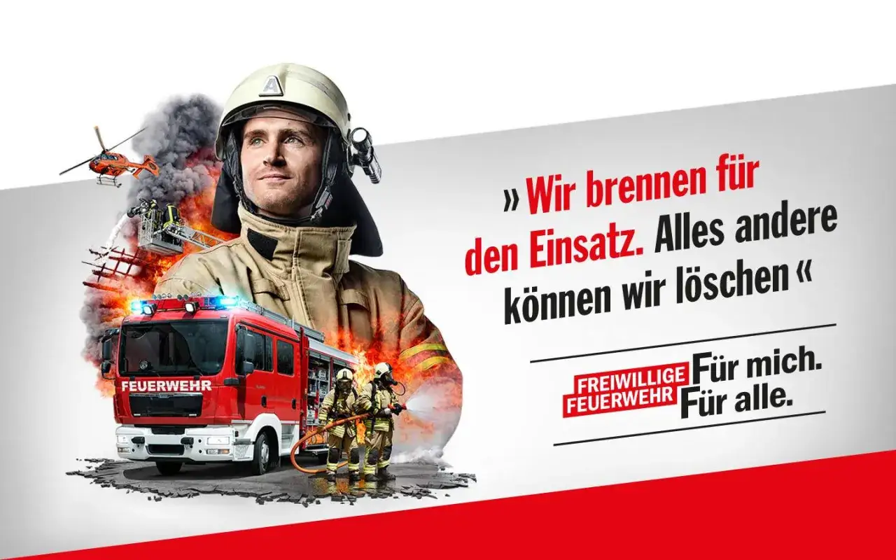 Feuerwehr mitgliederwerbung: Einsatzkräfte mit Feuerwehrauto, Hubschrauber und Flammen. Slogan: