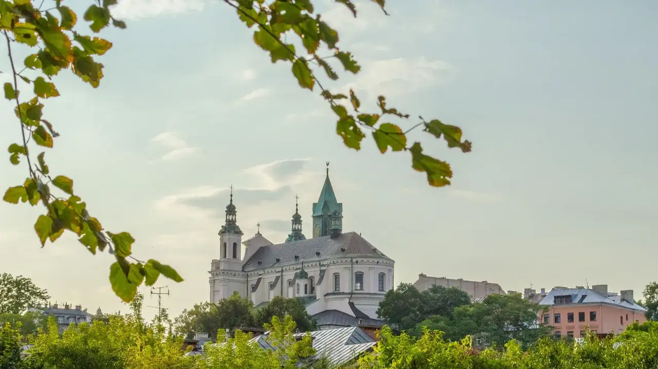 Majestatyczna bazylika w Lublinie, idealna na rodzinne wycieczki. Odkryj atrakcje dla dzieci Lublin i okolice!