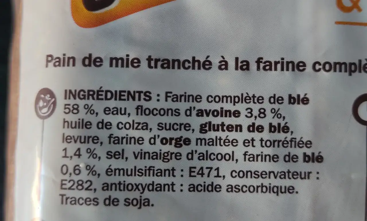 Composition du pain de mie : farine complète de blé, eau, flocons d'avoine, huile de colza, sucre, gluten de blé, levure, farine d'orge maltée, sel, vinaigre d'alcool, émulsifiant, conservateur, antioxydant. Traces de soja.