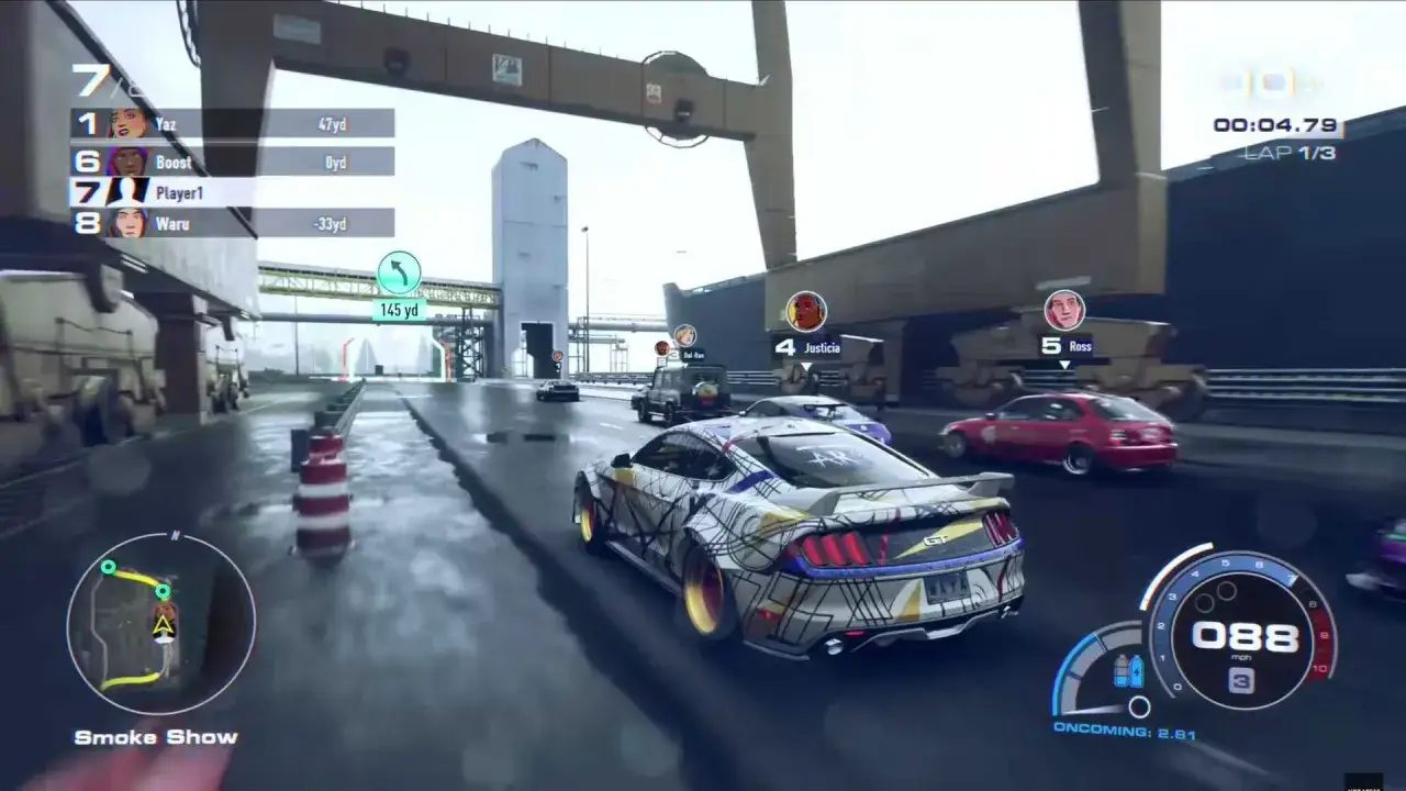 Wyścig w najnowszym Need for Speed. Mustang z unikalnym malowaniem pędzi po mokrym asfalcie, wyprzedzając rywali.