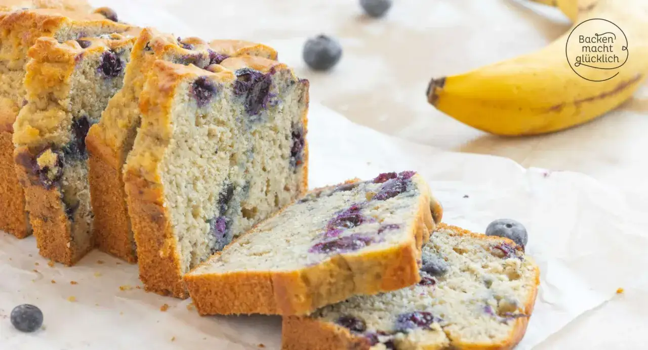 Saftiger, gesunder Kuchen mit Blaubeeren und Banane. Ein Genuss f&uuml;r jeden Tag!
