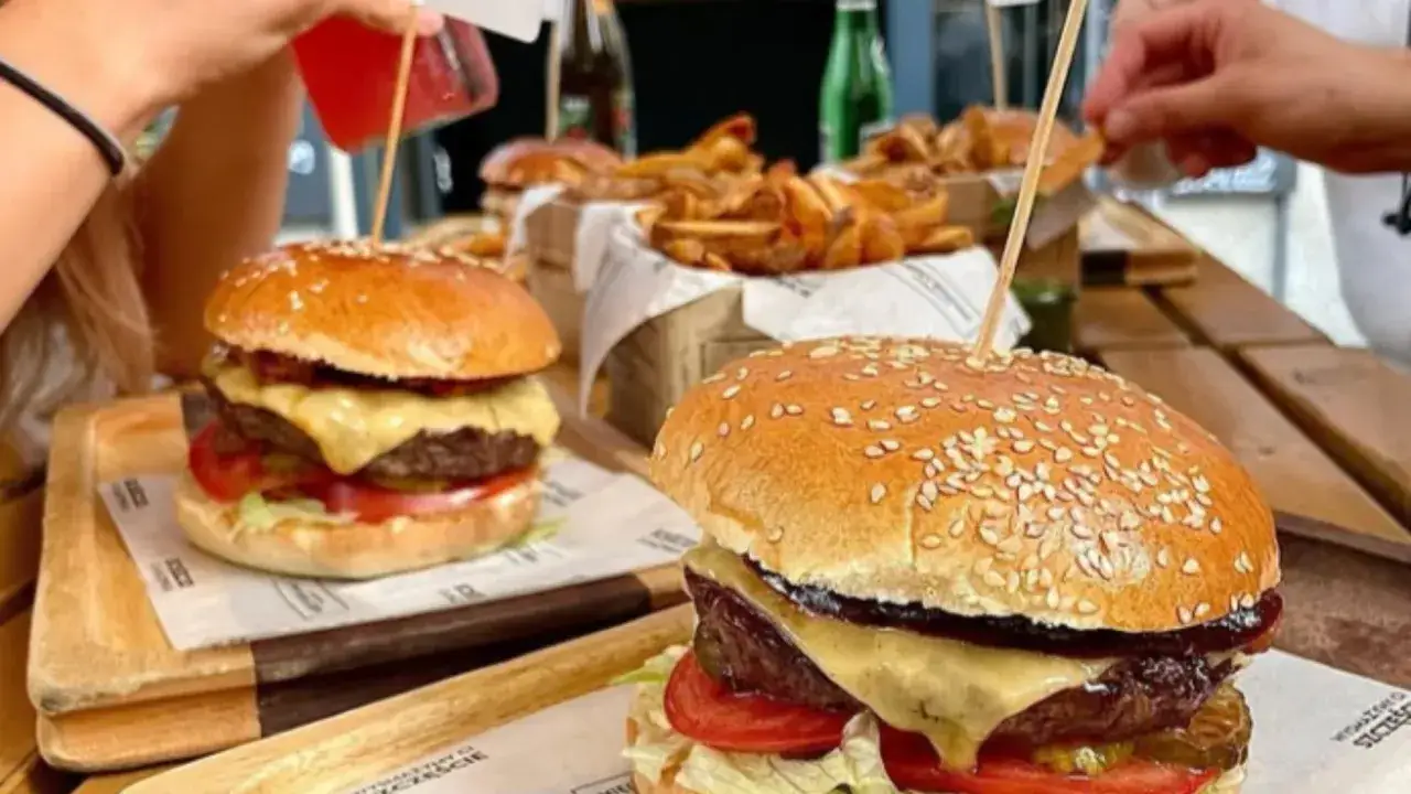Hamburger vs Cheeseburger r&oacute;żnice
