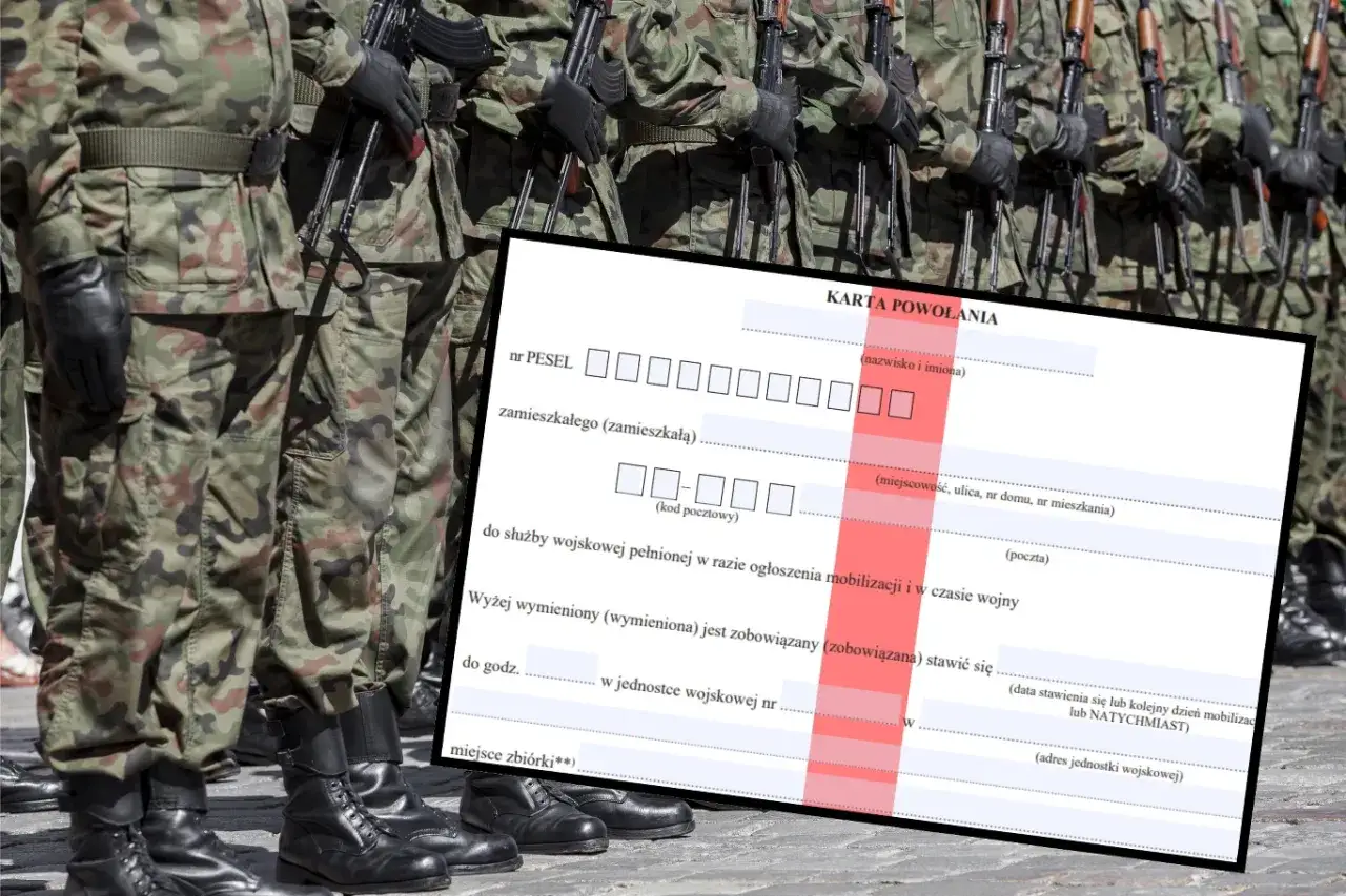 Żołnierze w mundurach stoją na baczność, a przed nimi leży **karta powołania** do służby wojskowej.
