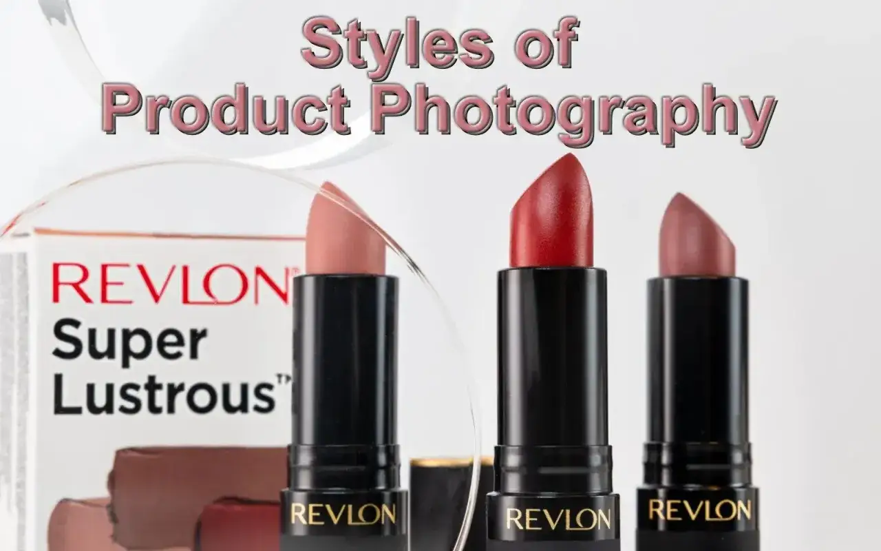 Trzy szminki Revlon Super Lustrous w różnych odcieniach. Stylowa fotografia produktowa.