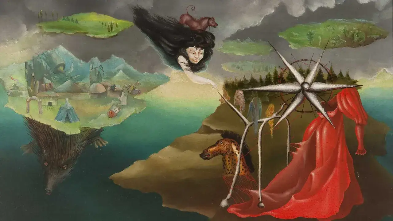 &OElig;uvres d'art de Leonora Carrington : une femme volante aux longs cheveux noirs, un cheval tachet&eacute;, une boussole et une cr&eacute;ature &eacute;trange sur des &icirc;les flottantes.