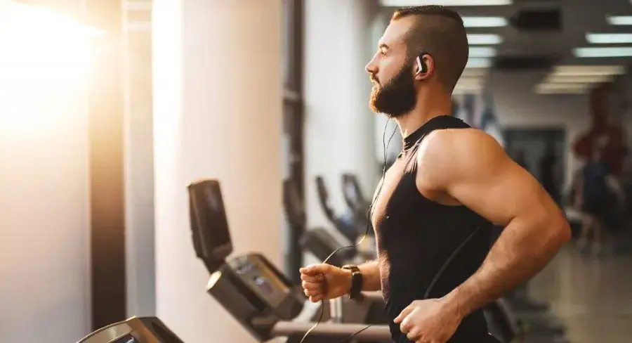 osoby ćwiczące cardio, różne formy treningu tlenowego