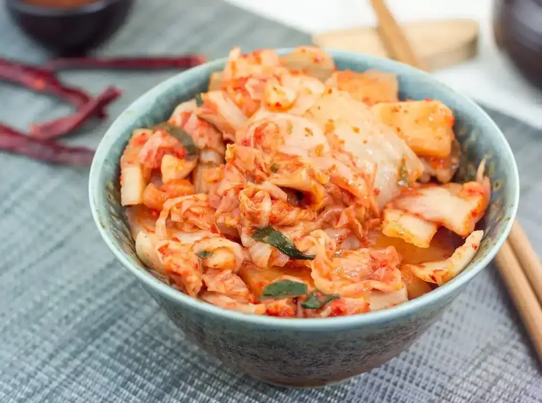 Kimchi tradycyjne w misce