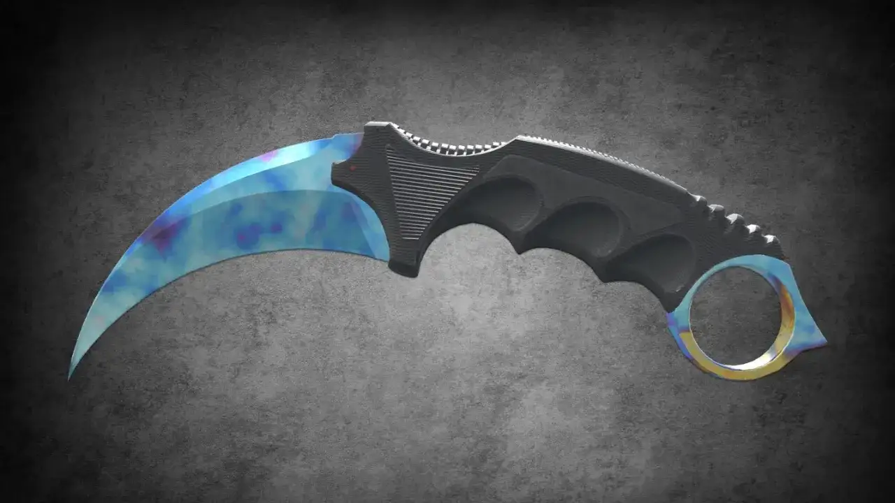 Karambit z CS:GO z niebiesko-fioletowym wzorem na ostrzu, przypominającym niebo. To najdroższy karambit CS GO, marzenie każdego gracza.