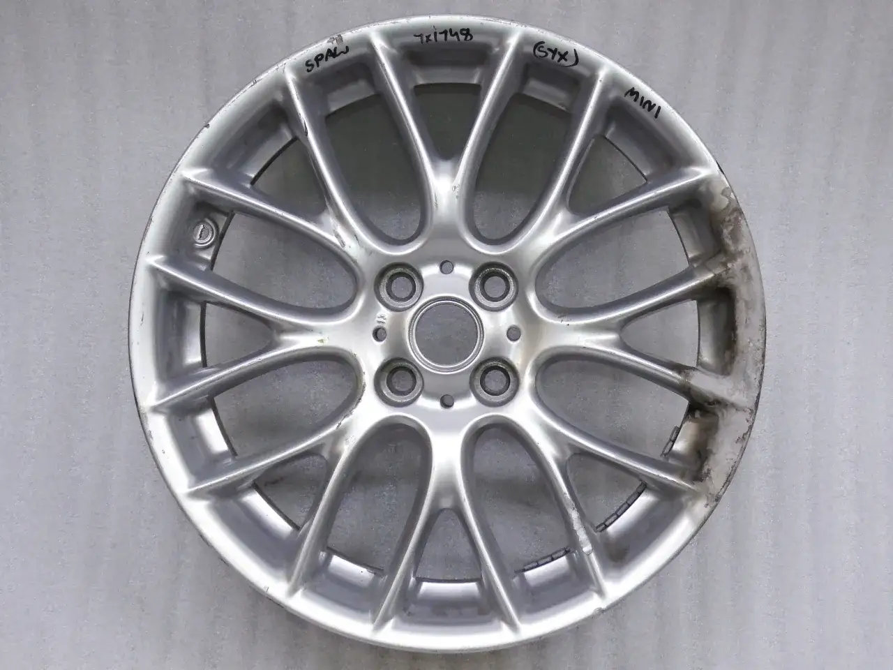 Felgi aftermarket Mini Cooper vs OEM