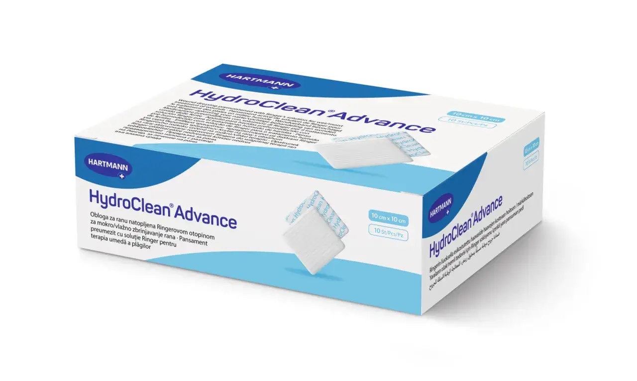 Opakowanie HydroClean Advance z opatrunkami nasączonymi roztworem Ringera do wilgotnej terapii ran.