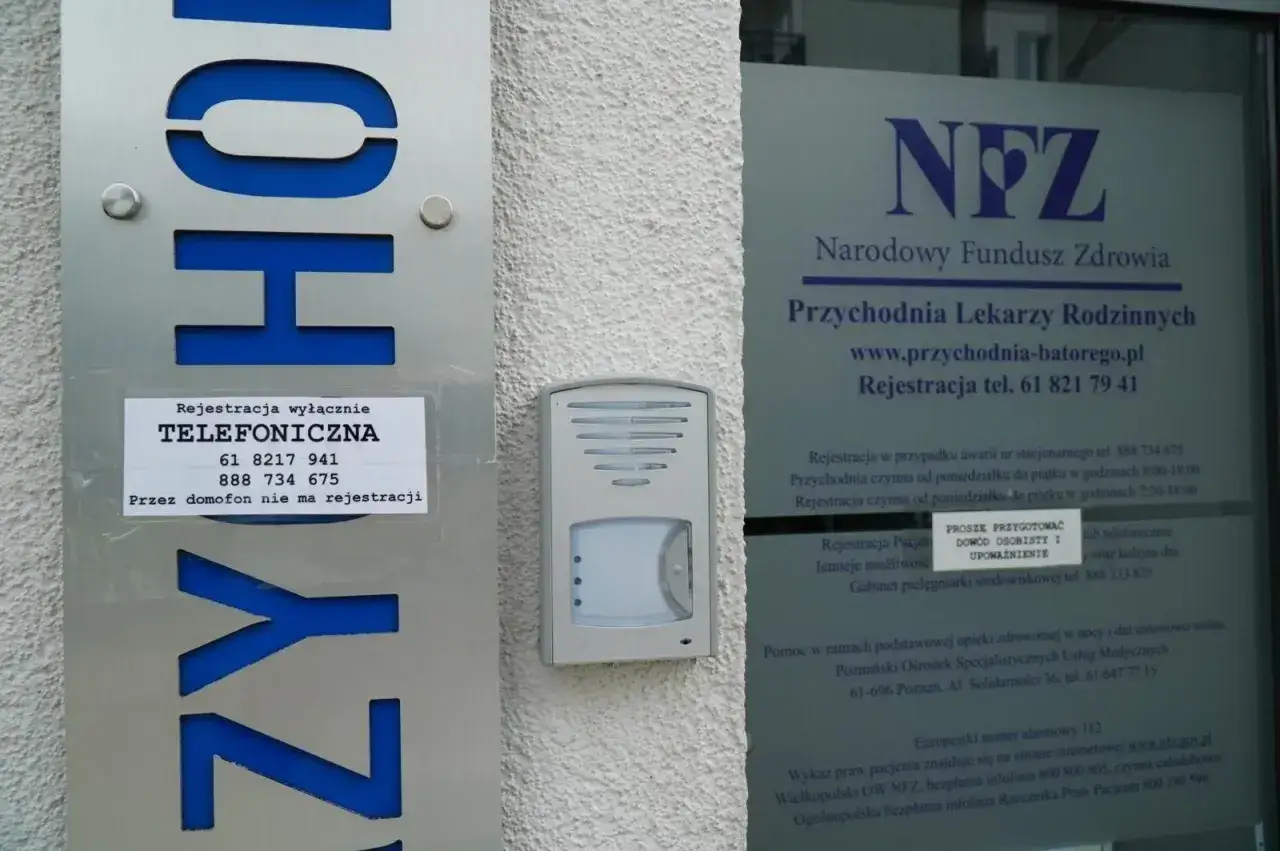 Przychodnia lekarska NFZ. Rejestracja telefoniczna. Do jakich lekarzy nie trzeba skierowania? Sprawdź na stronie lub zadzwoń.