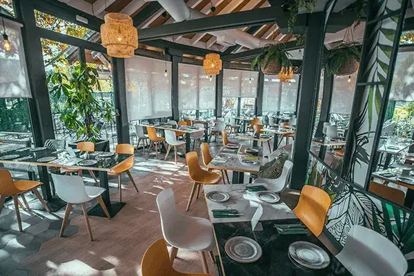 ambiente restaurante Pizza Jardín Moraleja Green
