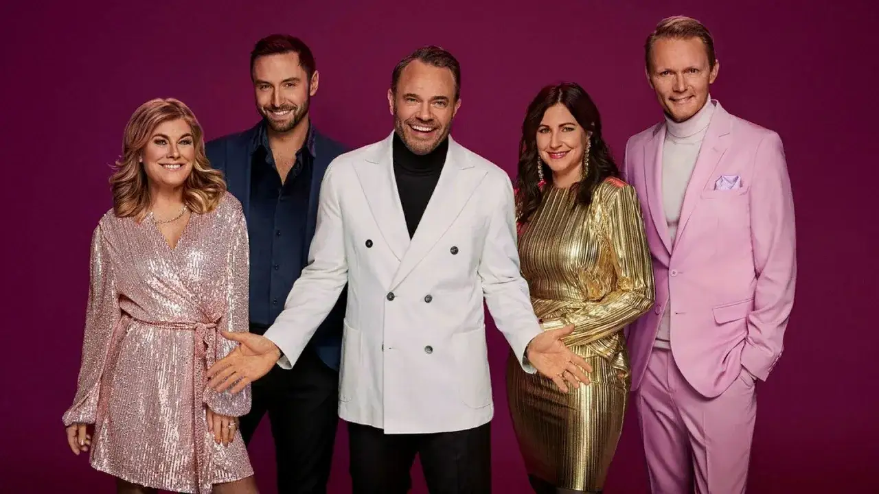 Panelen i Masked Singer Sverige, redo att gissa vilka k&auml;ndisar som d&ouml;ljer sig bakom maskerna.