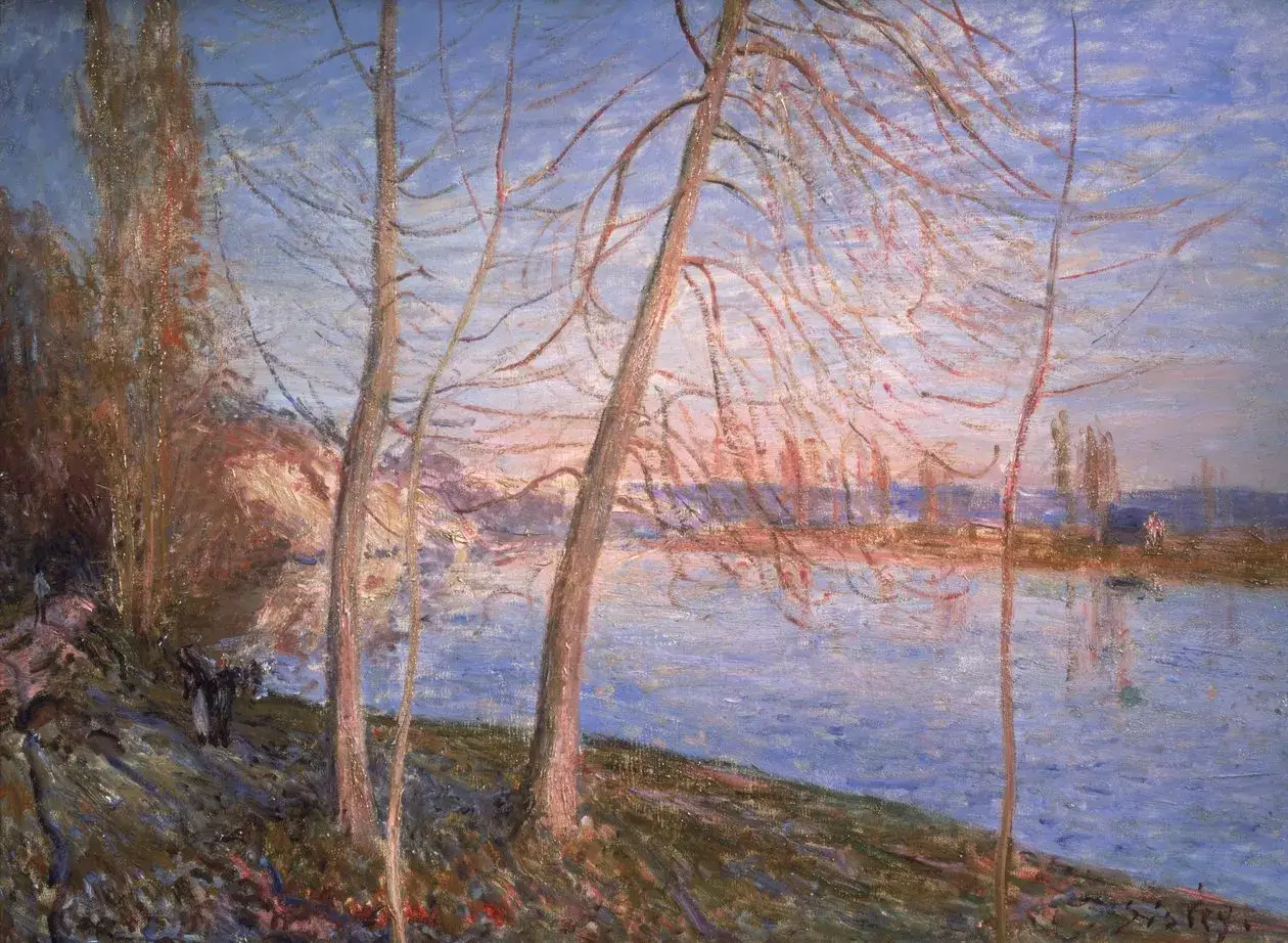 W jakim stylu malował Alfred Sisley? Impresjonistycznie, uchwycił światło i atmosferę nad rzeką, z drzewami i odbiciami.