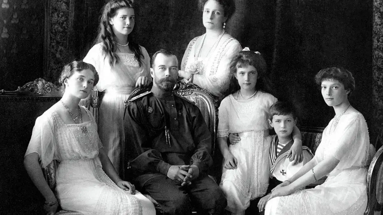 gr&oacute;b Romanow&oacute;w Porośny Ł&oacute;g