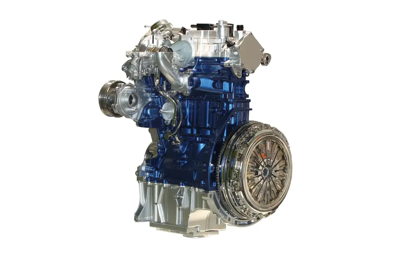 Silnik 1.0 Ecoboost z turbosprężarką i kołem zamachowym.