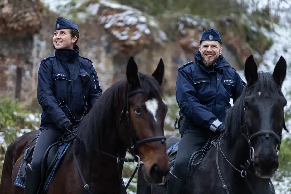 Policjanci w różnych rodzajach służby