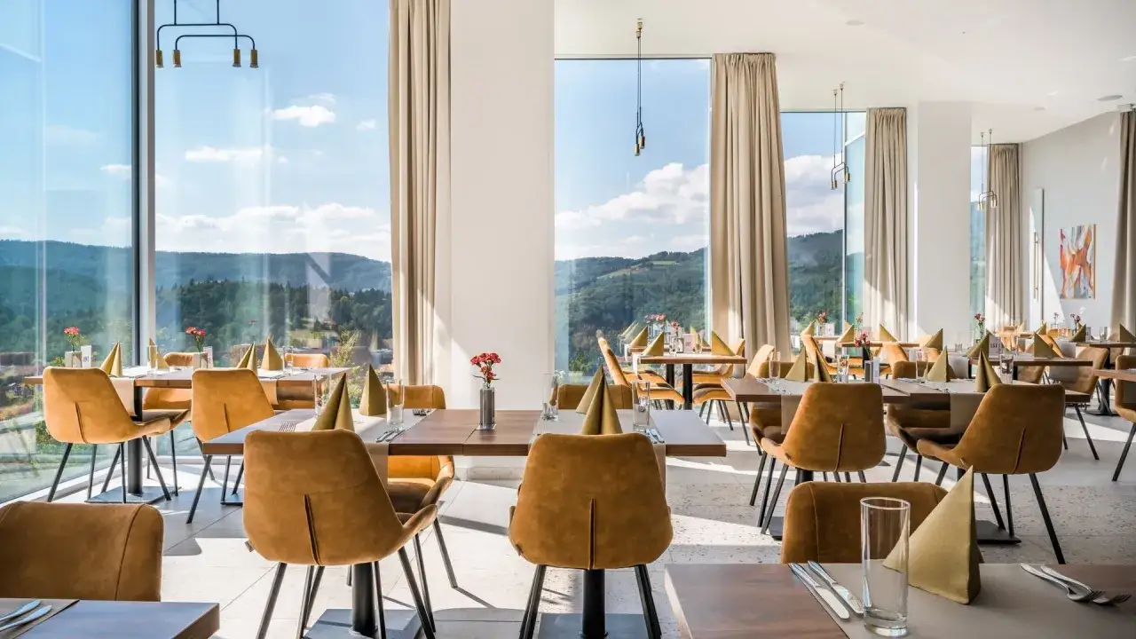 Restauracja Wisła widok na góry, panoramiczny obiad Beskidy
