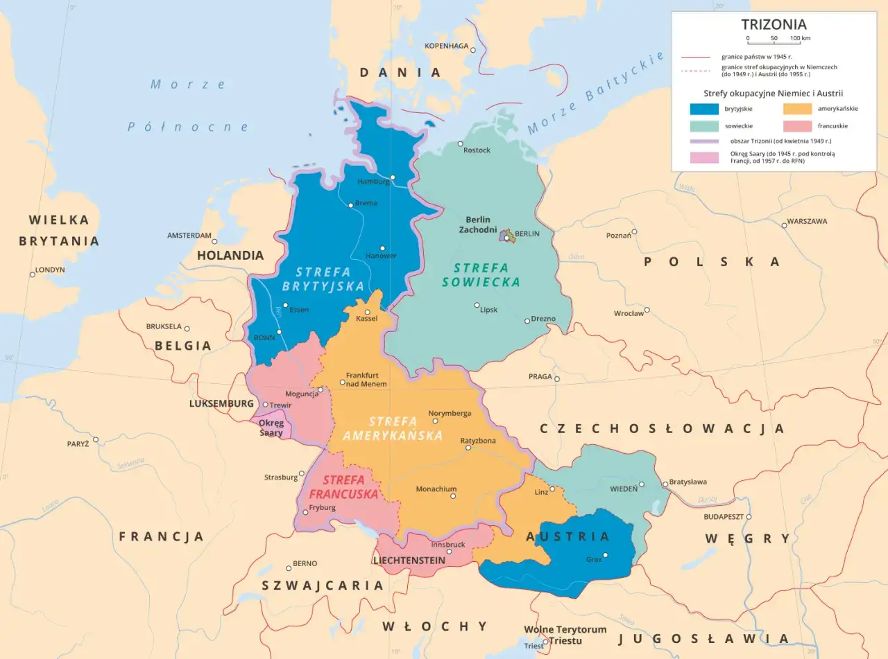 Mapa pokazuje podział Niemiec i Austrii na strefy okupacyjne po II wojnie światowej. Różnice między NR D i RFN są widoczne w podziale na strefy: brytyjską, amerykańską, francuską i sowiecką.