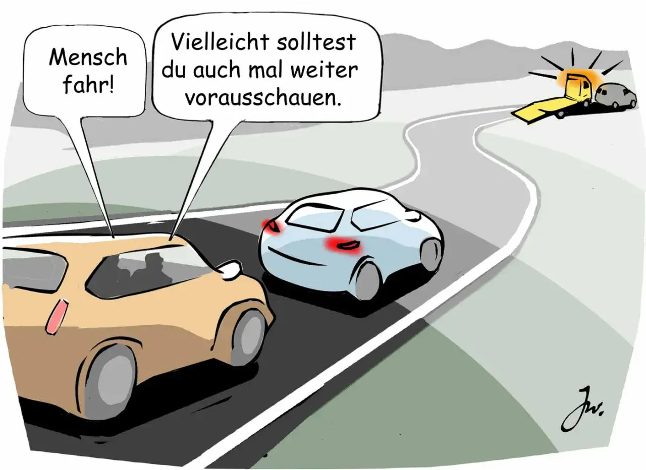 Ein Auto f&auml;hrt dicht auf, w&auml;hrend ein anderes mit Warnblinker am Stra&szlig;enrand steht. Der Fahrer des vorderen Autos r&auml;t: 