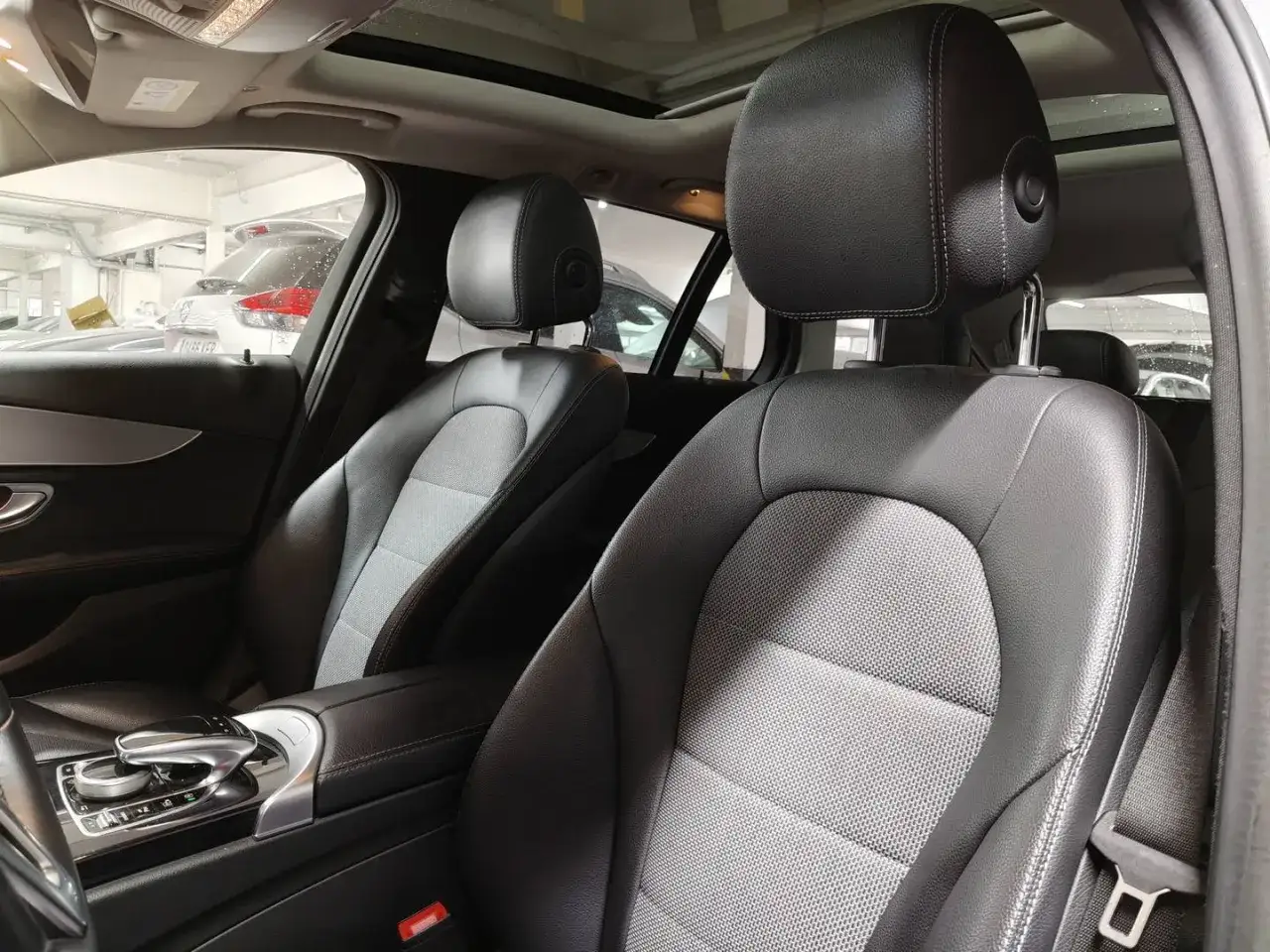 Asientos de cuero de un Mercedes 220d 194 cv. Opiniones sobre su confort y dise&ntilde;o.