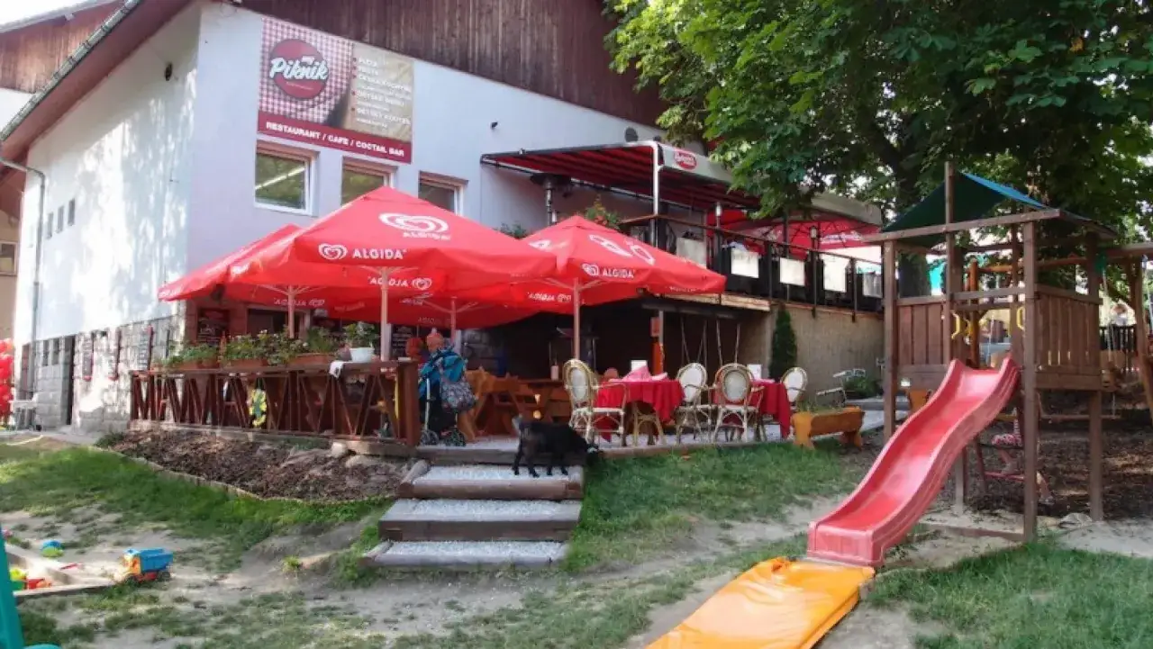 Restauracja Harrachov plac zabaw dla dzieci